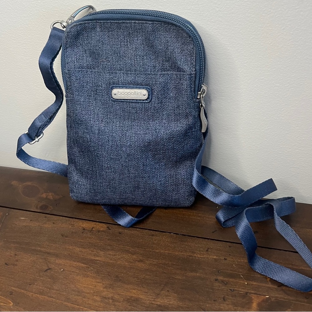 Baggallini Take Two RFID Bryant crossbody.